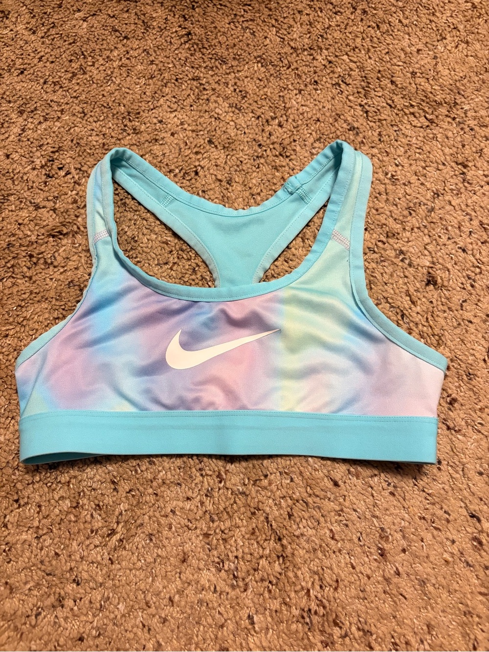 Nike Girls' irresistible Sports Bra